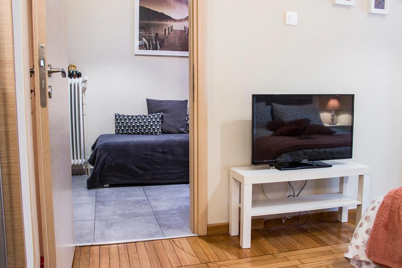 City Stay Close To The Metro A Charming Flat Athena Bagian luar foto