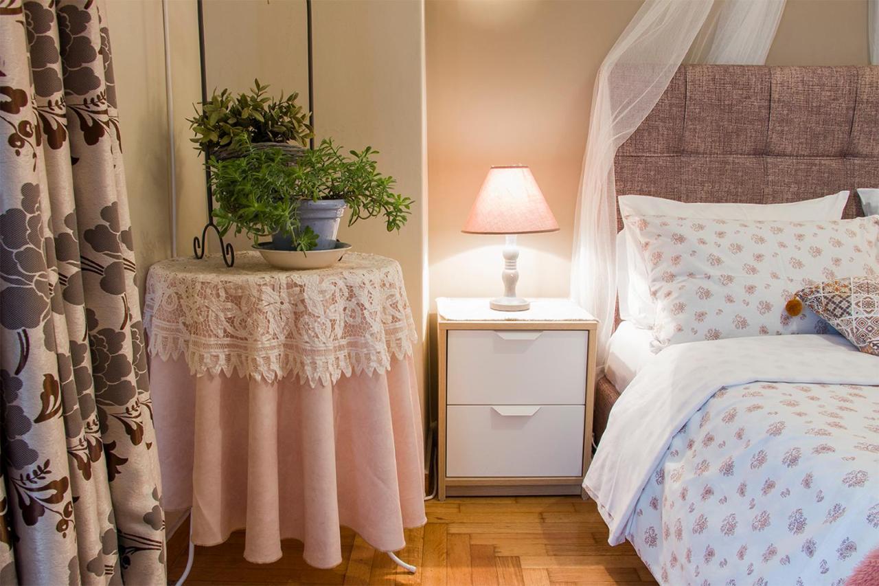 City Stay Close To The Metro A Charming Flat Athena Bagian luar foto