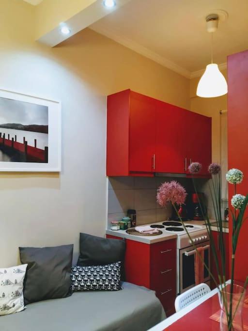 City Stay Close To The Metro A Charming Flat Athena Bagian luar foto